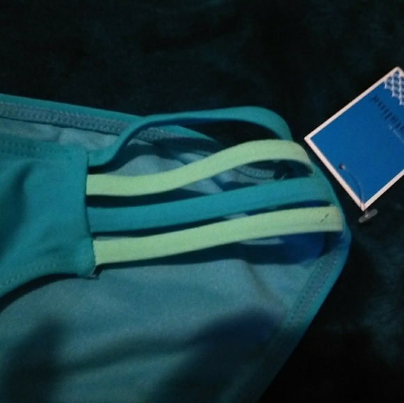 Swimsuit - Picture 7 of 7